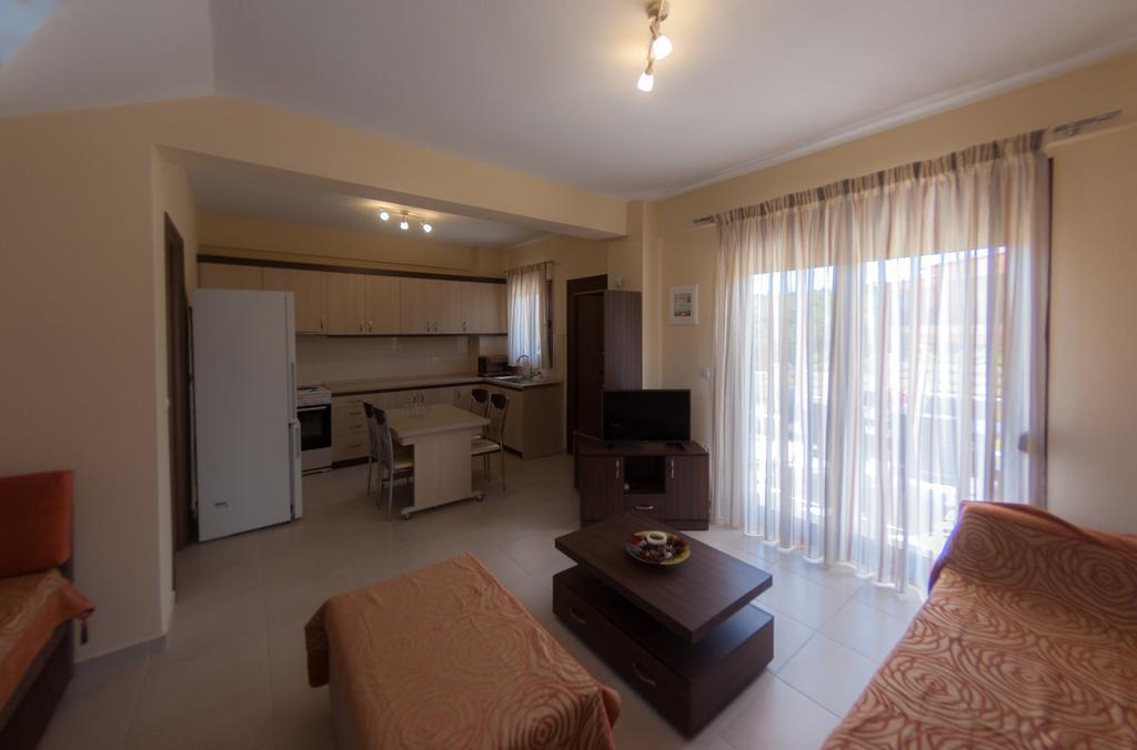 Ianthi Maisonettes Nea Roda Exterior foto