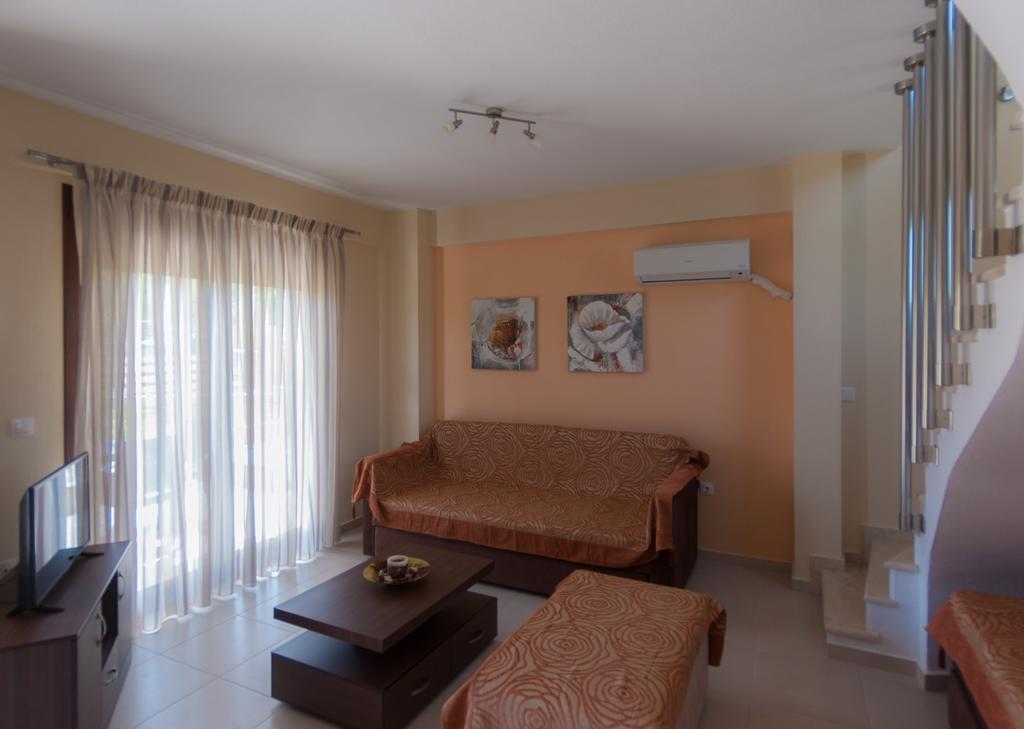 Ianthi Maisonettes Nea Roda Exterior foto