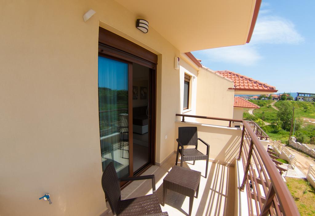 Ianthi Maisonettes Nea Roda Exterior foto