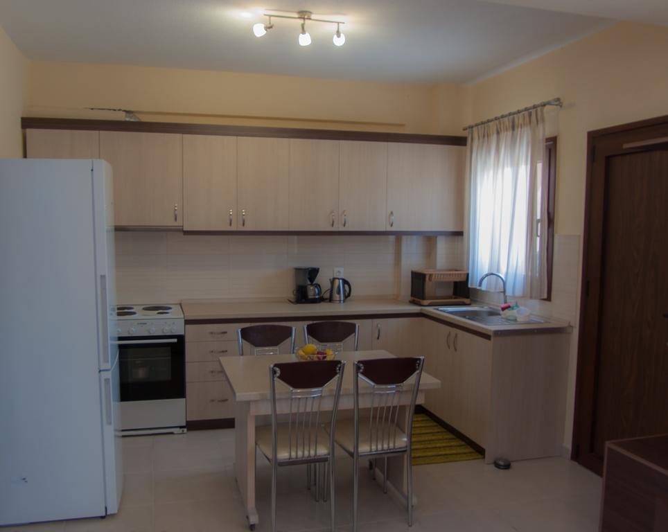 Ianthi Maisonettes Nea Roda Exterior foto