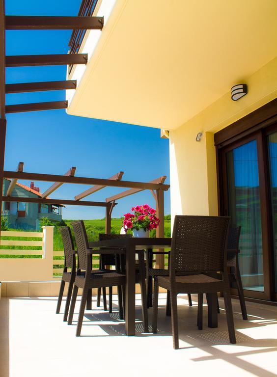 Ianthi Maisonettes Nea Roda Exterior foto